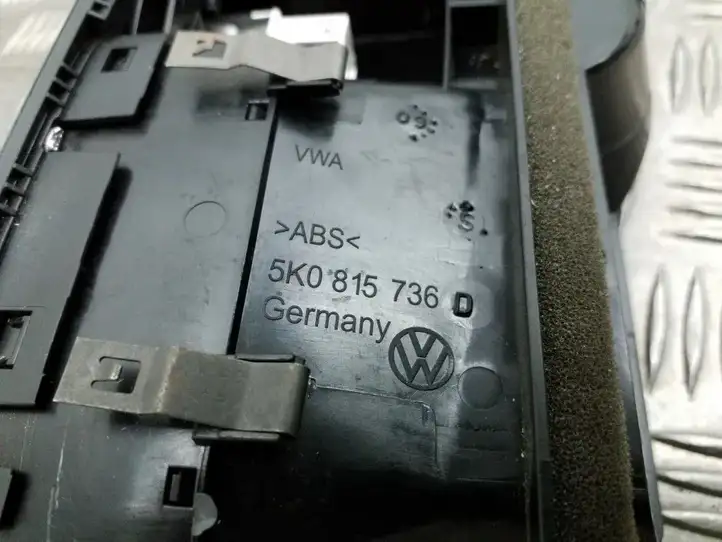 Volkswagen Golf VI (2009 - 2013) 5K0815736D Центральный воздушный дефлектор — фото 6