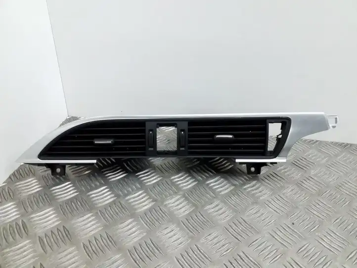 Audi A6 C7 (2011 - 2014) 4G1820951 Центральный воздушный дефлектор — фото 1