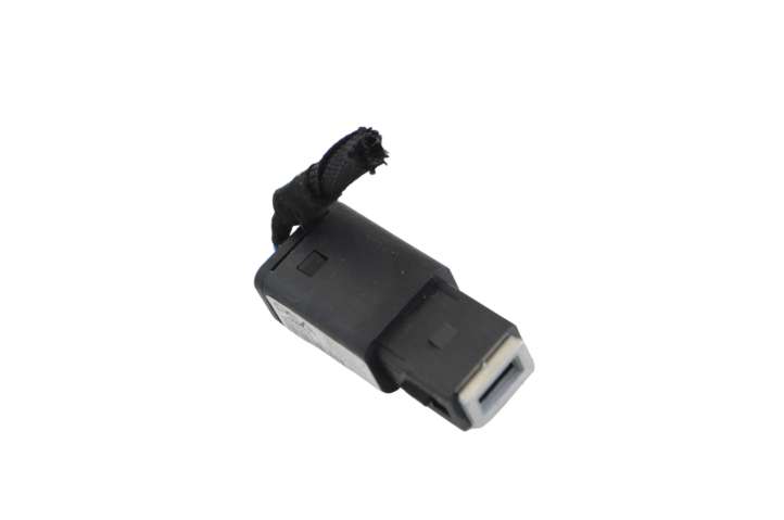 9824334377 Citroen C4 III e-C4 USB jungtis