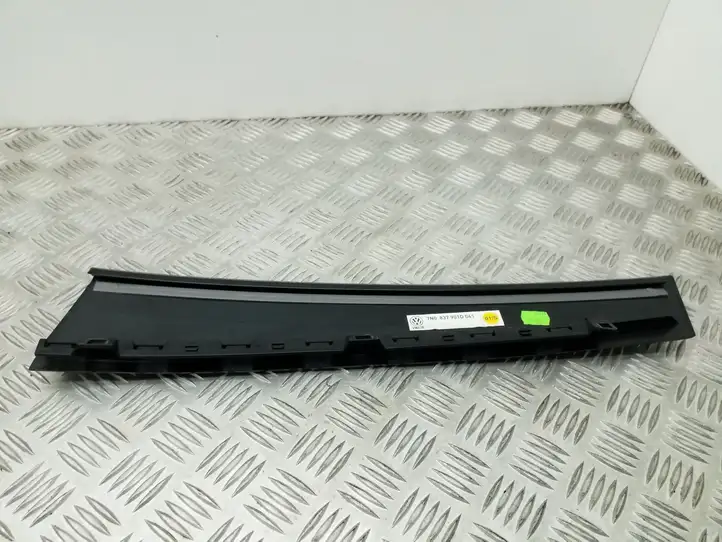 Volkswagen Sharan (2010 - 2015) 7N0837901D Накладка стекла передней двери — фото 6