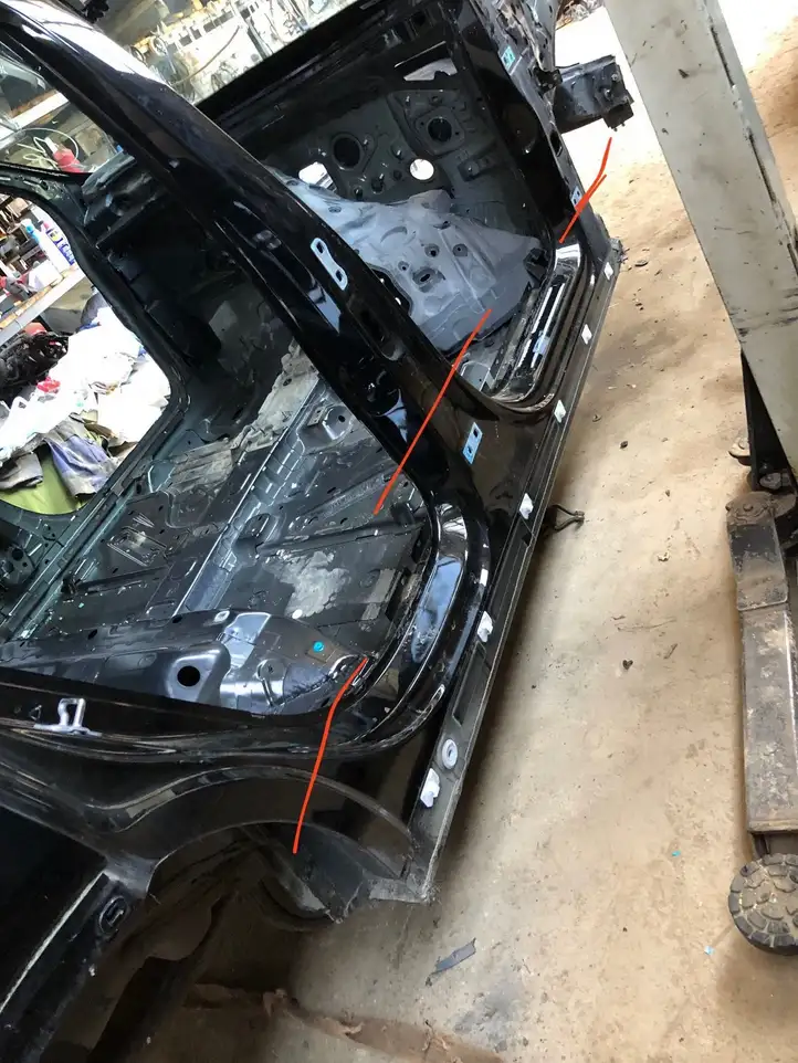 Mercedes-Benz EQA Передний порог кузова — фото 2