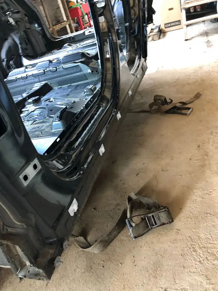 Mercedes-Benz EQA Передний порог кузова — фото 1