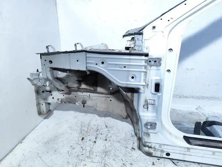 SsangYong Tivoli Передний порог кузова — фото 2