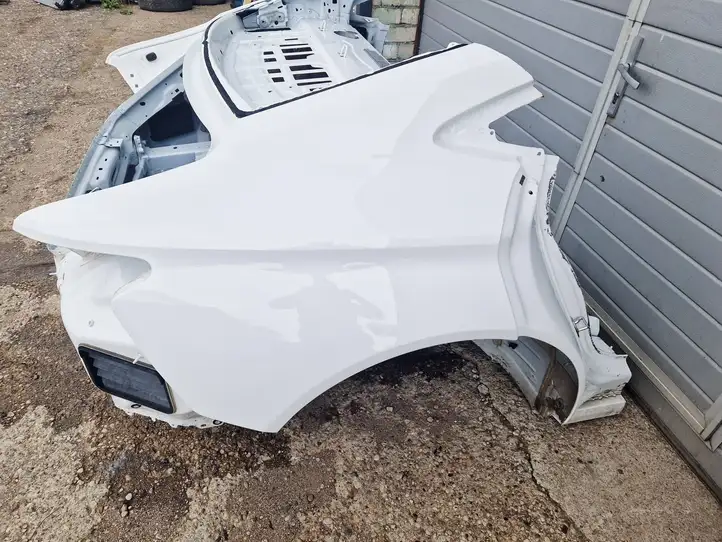 Audi E-tron GT Задняя часть кузова — фото 3
