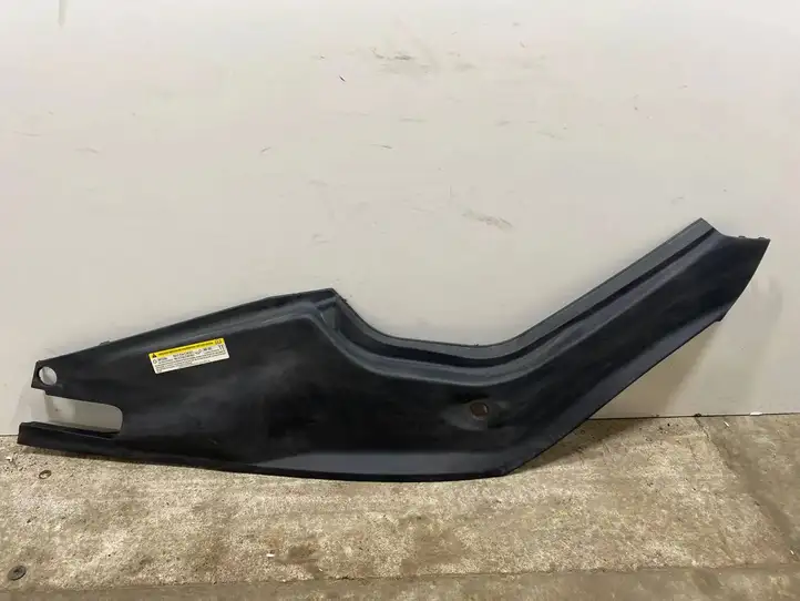 Tesla Model S (2012 - 2016) 100632800F Обшивка бардачка — фото 1