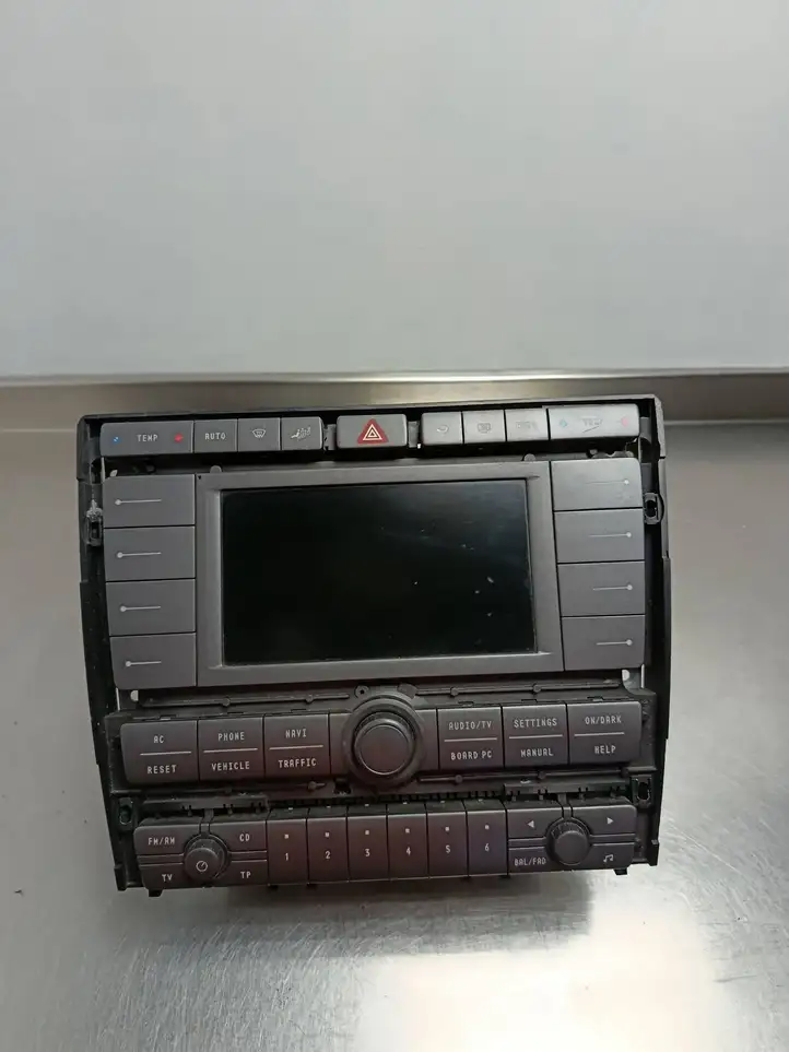 Volkswagen Phaeton (2002 - 2008) 3D0035007L Магнитола / мультимедийная система — фото 1