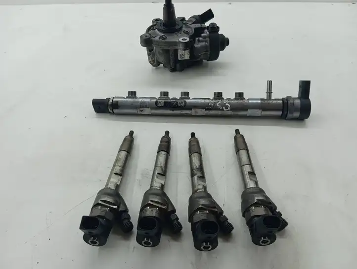 Toyota Avensis T270 (2012 - 2015) 044521428 Комплект системы впрыска — фото 1