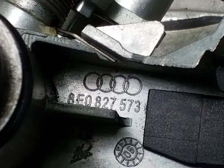 Audi A4 S4 B6 8E 8H (2000 - 2006) 8E0827573 Замок крышки багажника — фото 2