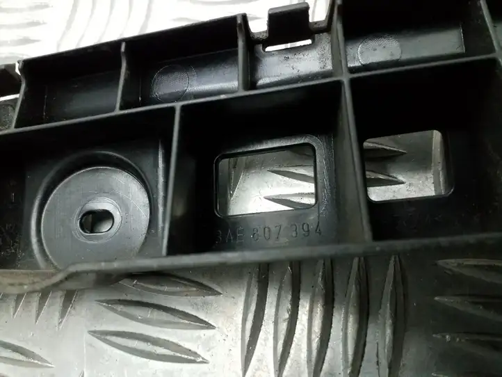 Volkswagen PASSAT B7 (2011 - 2014) 3AE807394 Кронштейн угловой части бампера — фото 2