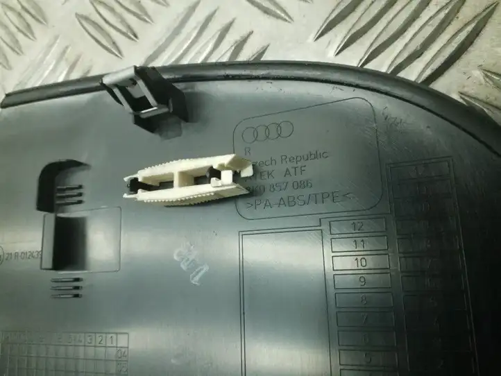 Audi A4 S4 B8 8K (2007 - 2011) 8K0857086 Боковая отделка панели приборов — фото 3