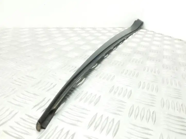 Volkswagen Golf Plus (2008 - 2014) 5M0854327D Накладка стоек лобового стекла — фото 2