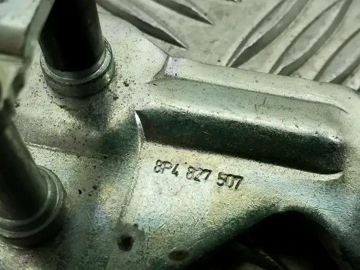 Audi A4 S4 B8 8K (2007 - 2011) 8P4827507 Петля замка багажной двери — фото 3