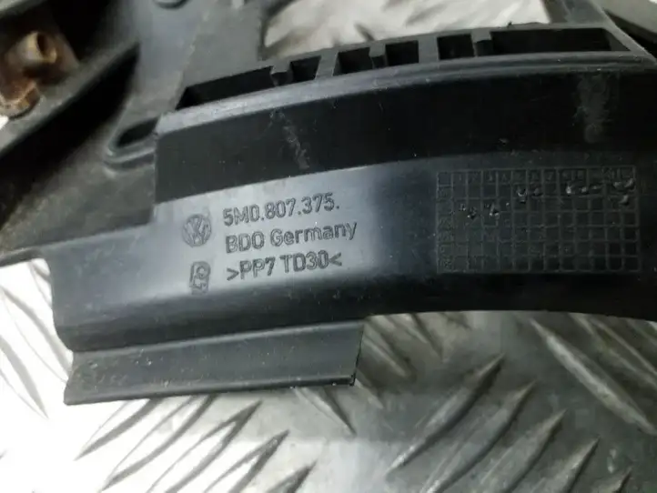 Volkswagen Golf Plus (2004 - 2008) 5M0807375 Кронштейн угловой части бампера — фото 3