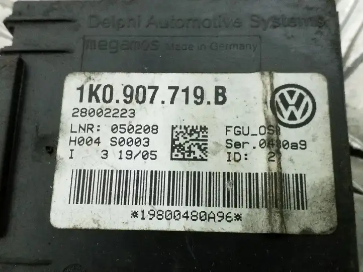 Volkswagen Golf V (2003 - 2009) 1K0907719B Блок управления сигнализацией — фото 2