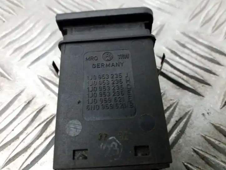 Volkswagen Golf IV (1998 - 2005) 1J0959621E Кнопка обогрева стекла — фото 3