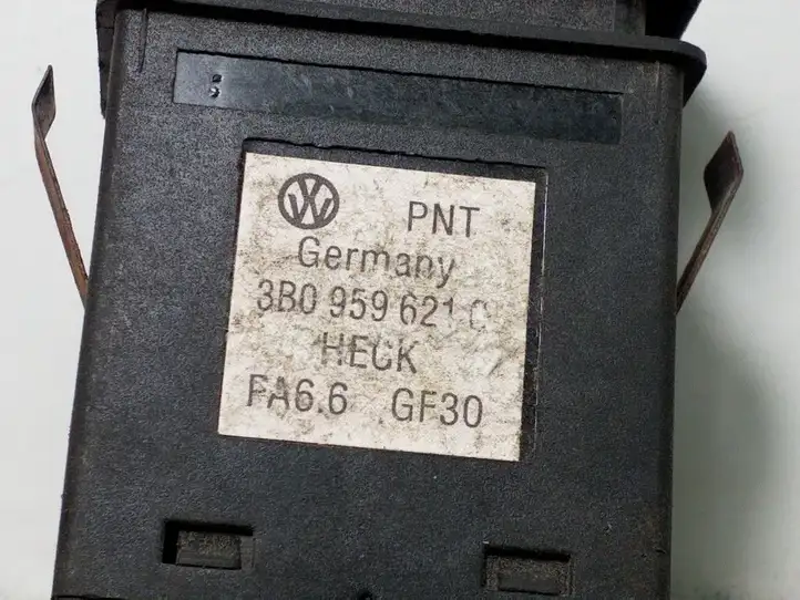 Volkswagen PASSAT B5.5 (2001 - 2005) 3B0959621C Кнопка обогрева стекла — фото 3
