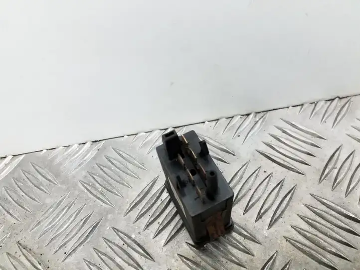 Volkswagen PASSAT B5.5 (2001 - 2005) 3B0959621C Кнопка обогрева стекла — фото 2