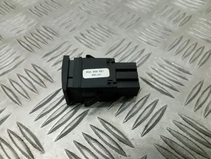 Volkswagen Polo (2001 - 2005) 6Q0959621 Кнопка обогрева стекла — фото 2