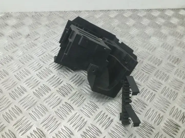Volkswagen PASSAT B7 (2011 - 2014) 1K0907361B Крышка ящика предохранителей — фото 5