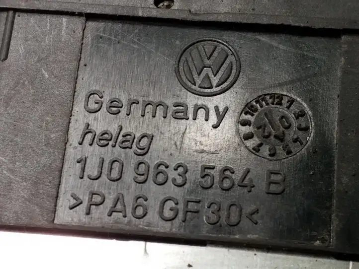 Volkswagen Golf IV (1998 - 2005) 1J0963564B Включатель обогрева — фото 3