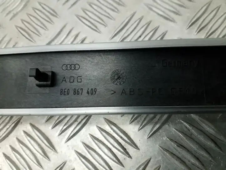 Audi A4 S4 B6 8E 8H (2000 - 2006) 8E0867409 Декоративная накладка передней двери — фото 3