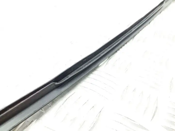 Volkswagen PASSAT B7 (2011 - 2014) 3C0854328B Накладка стоек лобового стекла — фото 2
