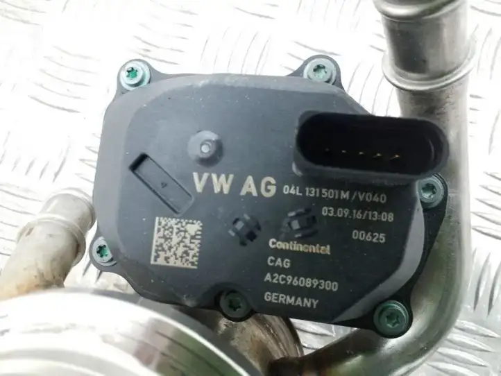 Volkswagen Golf VII (2013 - 2019) 04L131512BH Охладитель клапана EGR — фото 5
