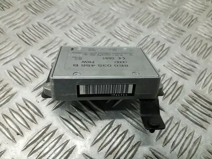 Audi A6 S6 C6 4F (2004 - 2008) 8E0035456B Усилитель антенны — фото 4