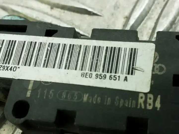 Audi A4 S4 B6 8E 8H (2000 - 2006) 8E0959651A Датчик удара SRS — фото 3