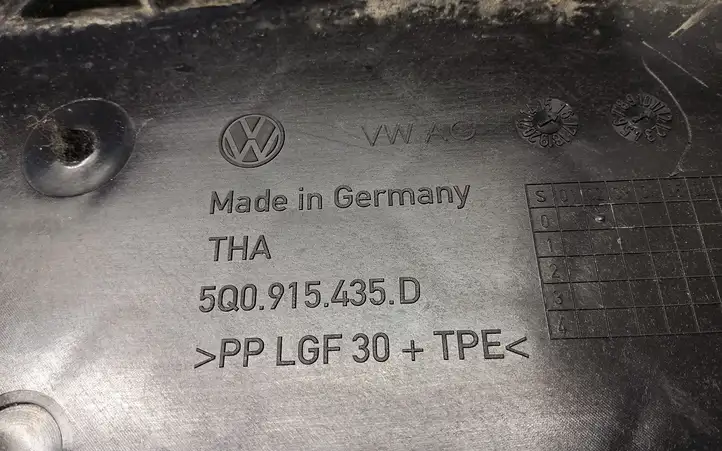 Audi A3/S3 8V (2012 - 2016) 5Q0915435D Площадка аккумулятора — фото 2