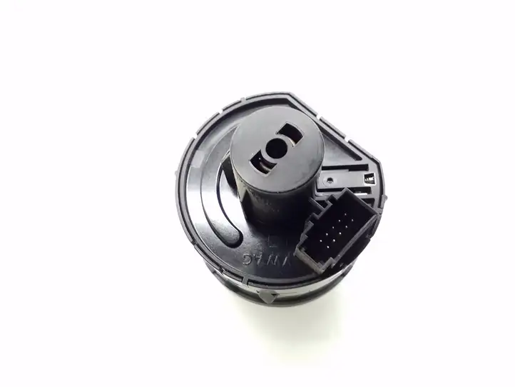 Skoda Octavia Mk3 (5E) (2013 - 2019) 5E0941431D Включатель фонарей — фото 3