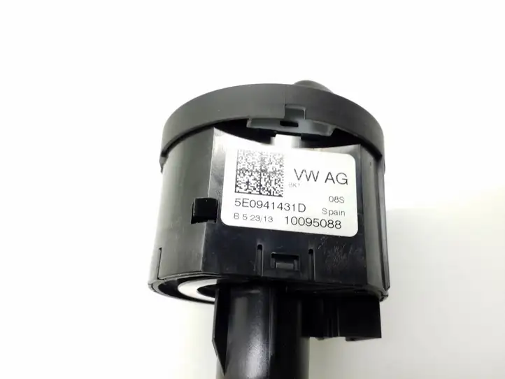 Skoda Octavia Mk3 (5E) (2013 - 2019) 5E0941431D Включатель фонарей — фото 4