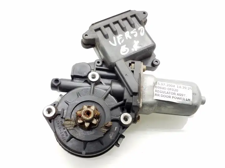Toyota Corolla Verso AR10 (2004 - 2009) 698400F020 Стеклоподъемник задней двери — фото 2