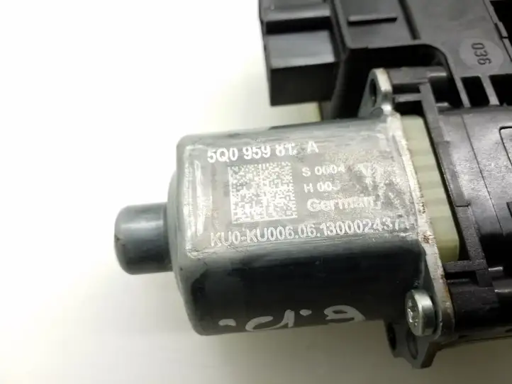 Skoda Octavia Mk3 (5E) (2013 - 2019) 5Q0959812A Стеклоподъемник задней двери — фото 3