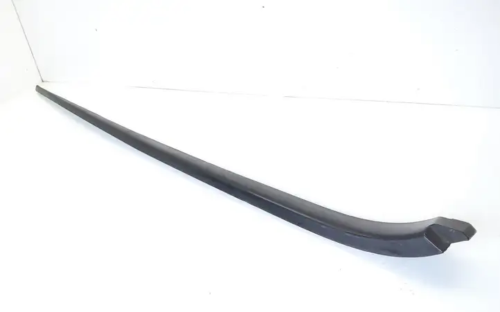 Volkswagen Golf Plus (2008 - 2014) 5M0854328D Накладка стоек лобового стекла — фото 1