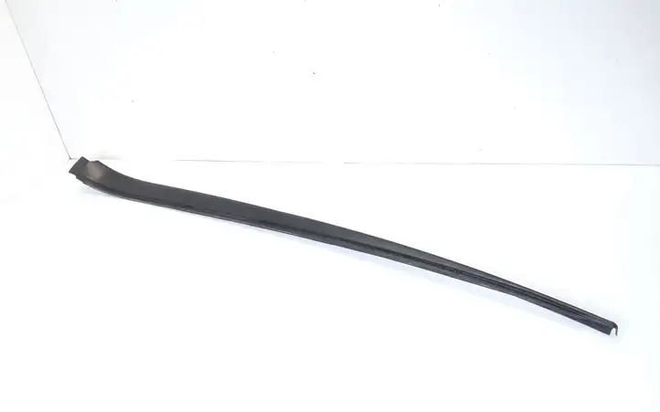Volkswagen Golf Plus (2008 - 2014) 5M0854328D Накладка стоек лобового стекла — фото 3