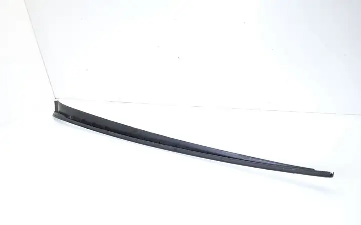 Volkswagen Golf Plus (2008 - 2014) 5M0854328D Накладка стоек лобового стекла — фото 4