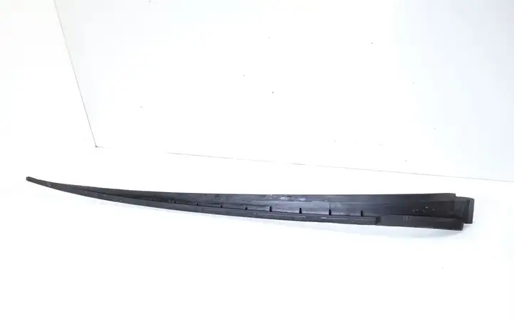 Volkswagen Golf Plus (2008 - 2014) 5M0854327D Накладка стоек лобового стекла — фото 3