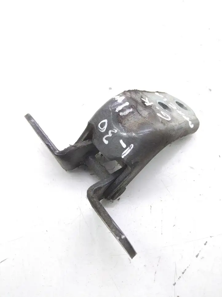 Hyundai i30 (2007 - 2012) Нижняя петля задней двери — фото 1