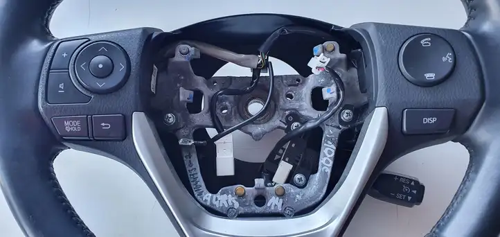 Toyota Auris E180 (2012 - 2018) Руль — фото 3
