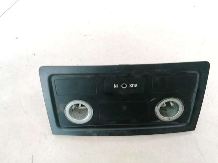 7034100 BMW 5 E60 E61 USB jungtis