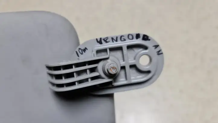 Kia Venga (2010 - 2014) Крепление солнцезащитного козырька — фото 2