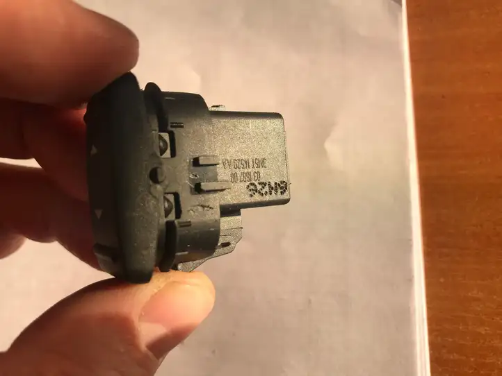 Ford Focus C-MAX (2003 - 2010) 3M5T14529AA Кнопка стеклоподъемников — фото 5