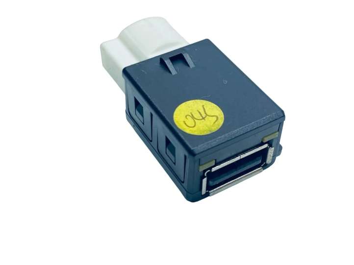 5Q0035726B Volkswagen Golf VII USB jungtis