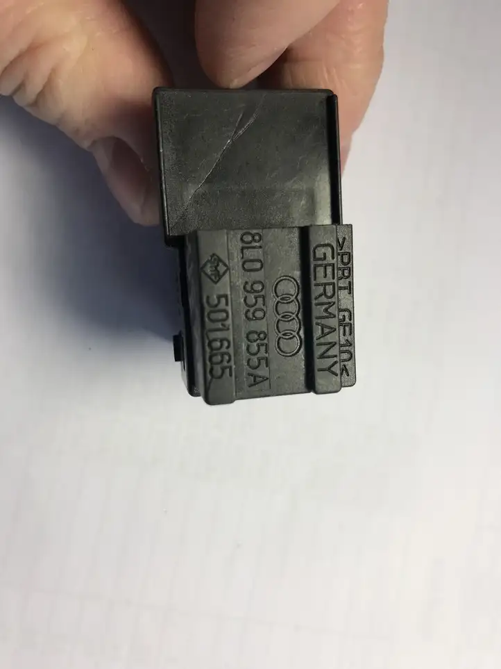 Audi A3/S3 8L (1996 - 2000) 8L0959855A Кнопка стеклоподъемников — фото 3
