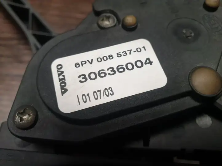 Volvo S60 (2000 - 2004) 30636004 Педаль акселератора — фото 9