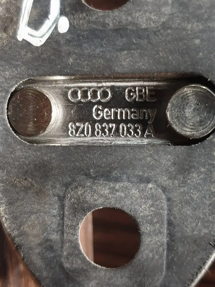 Audi A6 S6 C6 4F (2004 - 2008) 233567 Петля замка передней двери — фото 4