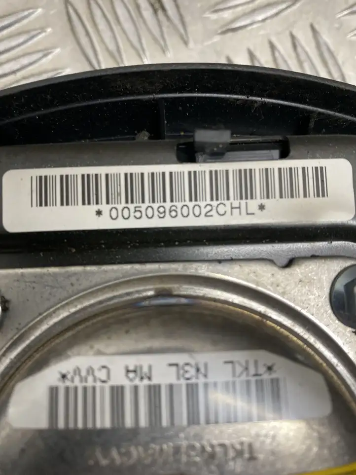 Toyota Corolla Verso E121 (2001 - 2004) 8420503 Подушка безопасности руля — фото 3