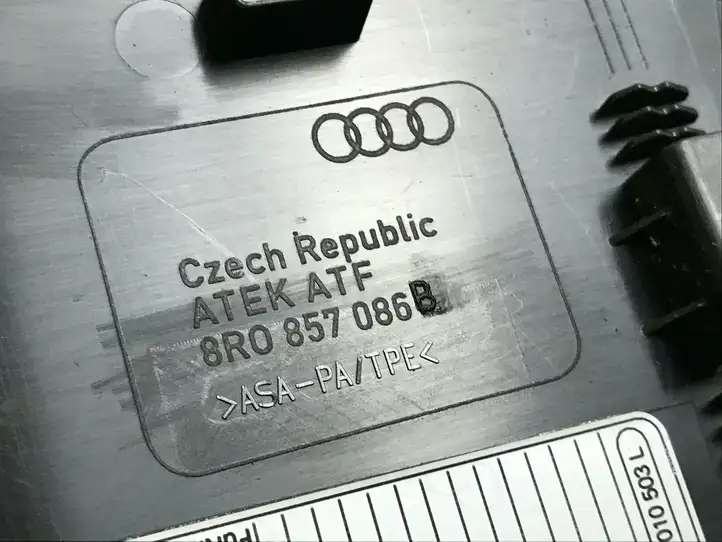 Audi Q5 SQ5 (2008 - 2012) 8R0857086B Боковая отделка панели приборов — фото 3