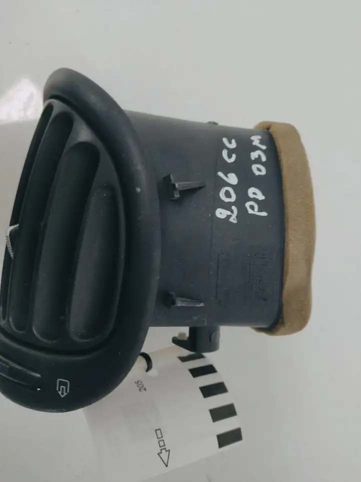 Peugeot 206 (1998 - 2012) 9632184377 Боковой воздушный дефлектор — фото 2
